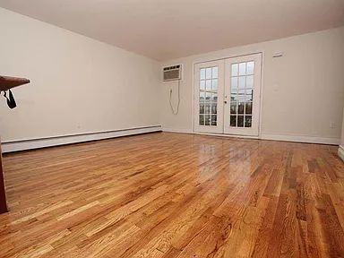 Building Photo - 319 Winthrop St