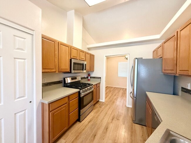 Building Photo - 821 Village Cir