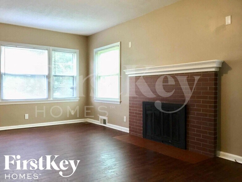 Building Photo - 4209 E Pleasant Run Pkwy S Dr