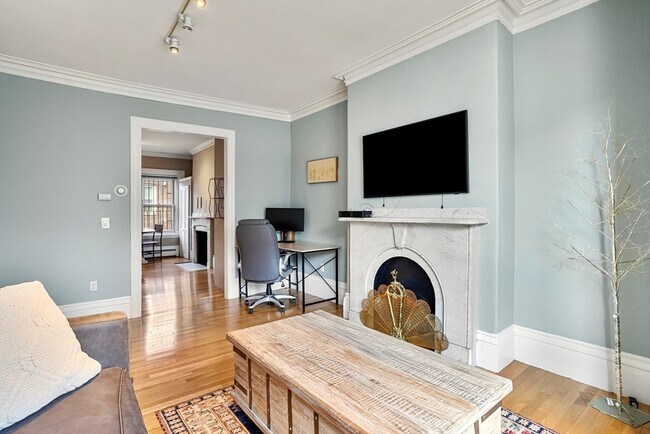 Building Photo - 587 Tremont St