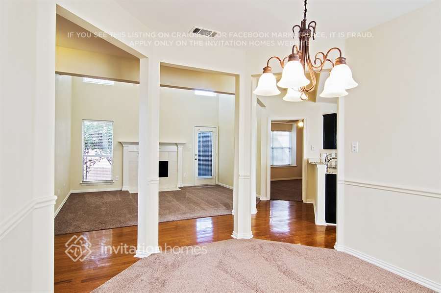 Building Photo - 1312 W Branch Hollow Dr