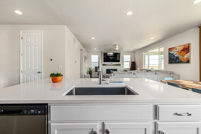 Building Photo - 9096 Uravan Ct
