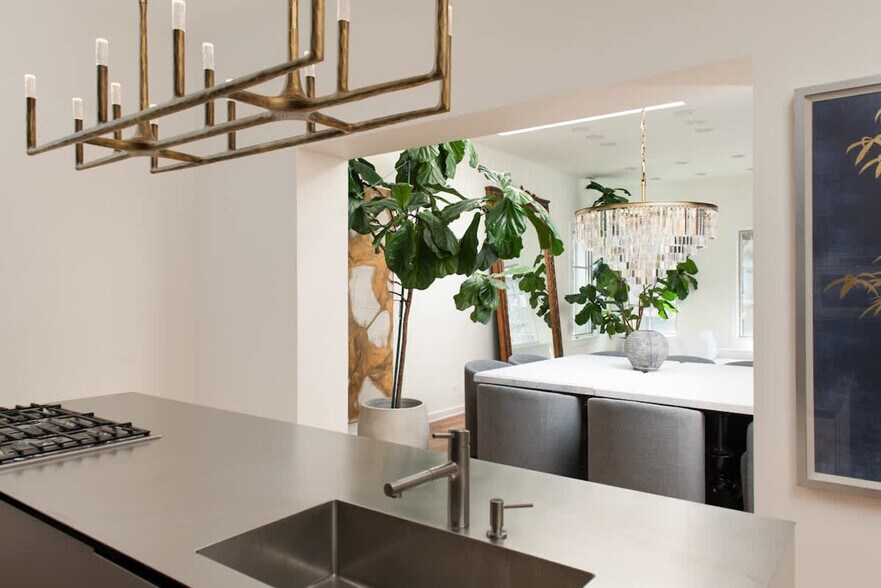 Building Photo - 22 E Elm St