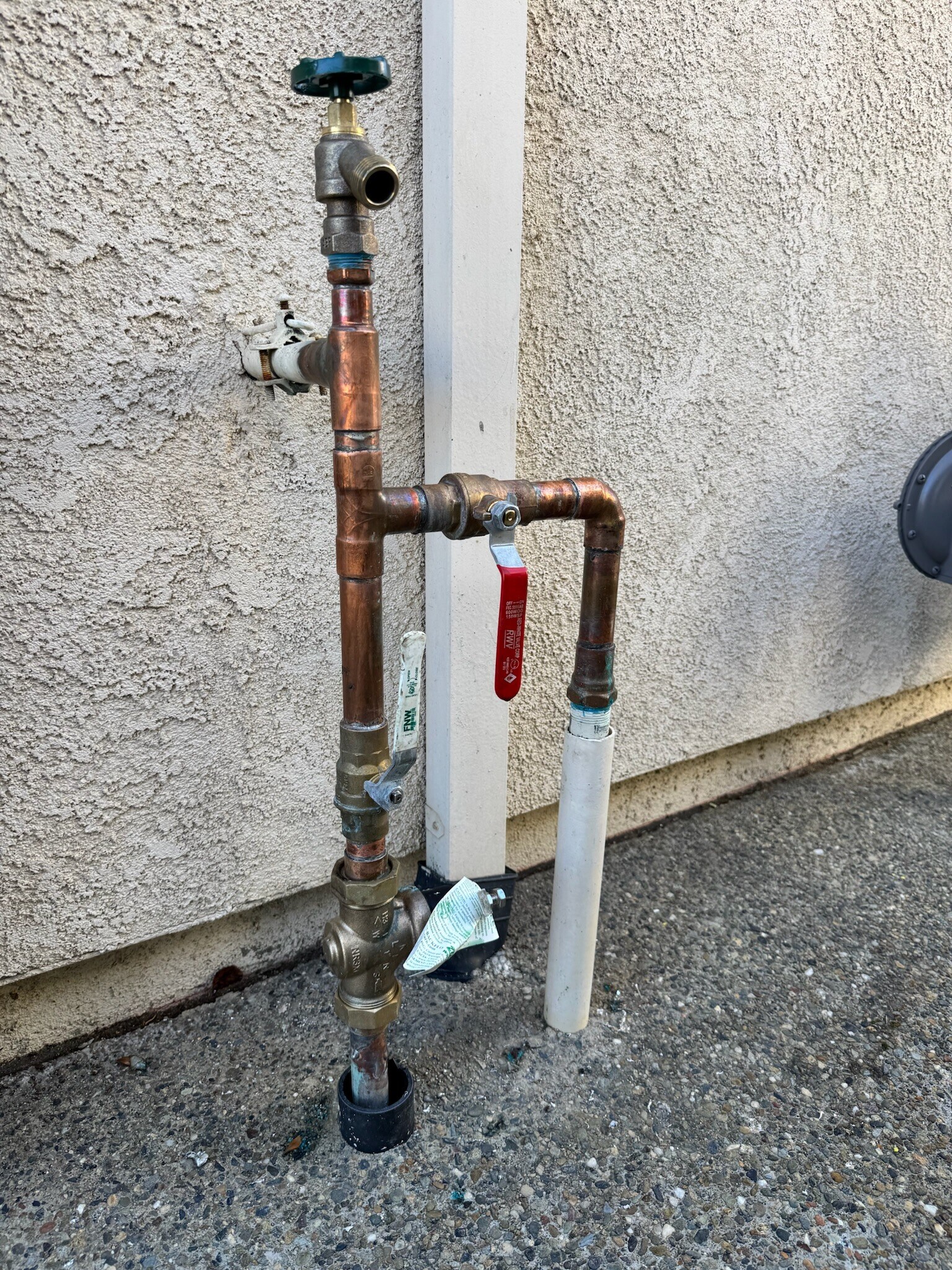 Building Photo - 5977 Whisperlodge Way