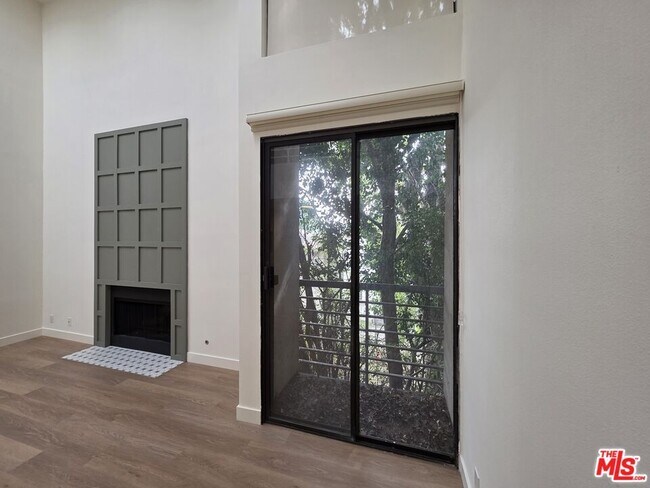 Building Photo - 1421 Greenfield Ave