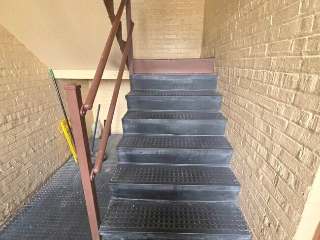 Building Photo - 1100 N Harlem Ave