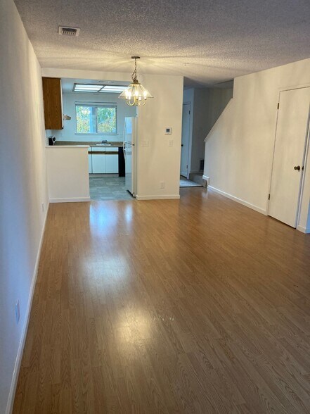 Partial view of living room - 2701 Oak Rd