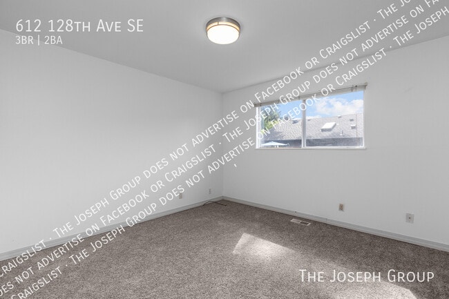 Building Photo - 612 128th Ave SE