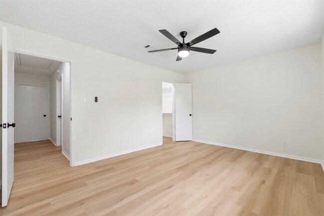 Building Photo - 2610 Moss Hill Dr
