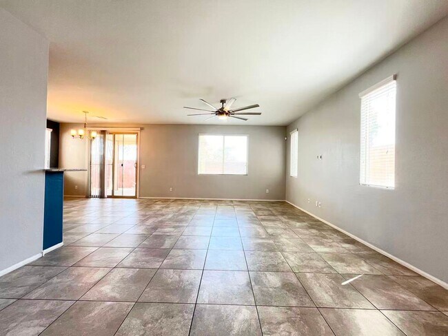 Building Photo - 930 Safe Sapphire Way