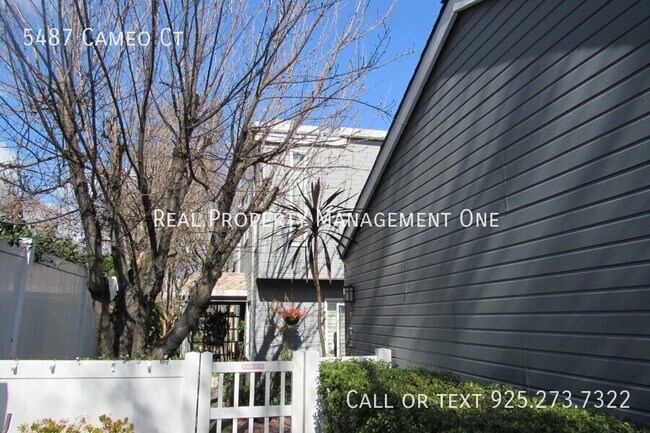 Building Photo - 5487 Cameo Ct