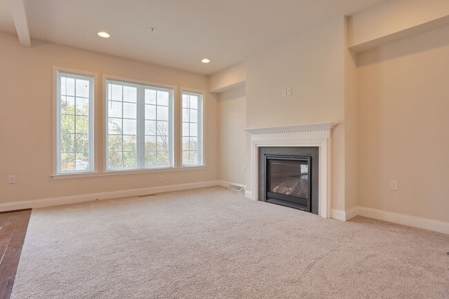 Building Photo - TOWNHOME AVAILABLE IN THE CHARTER HOMES - DEER RUN COMMONS