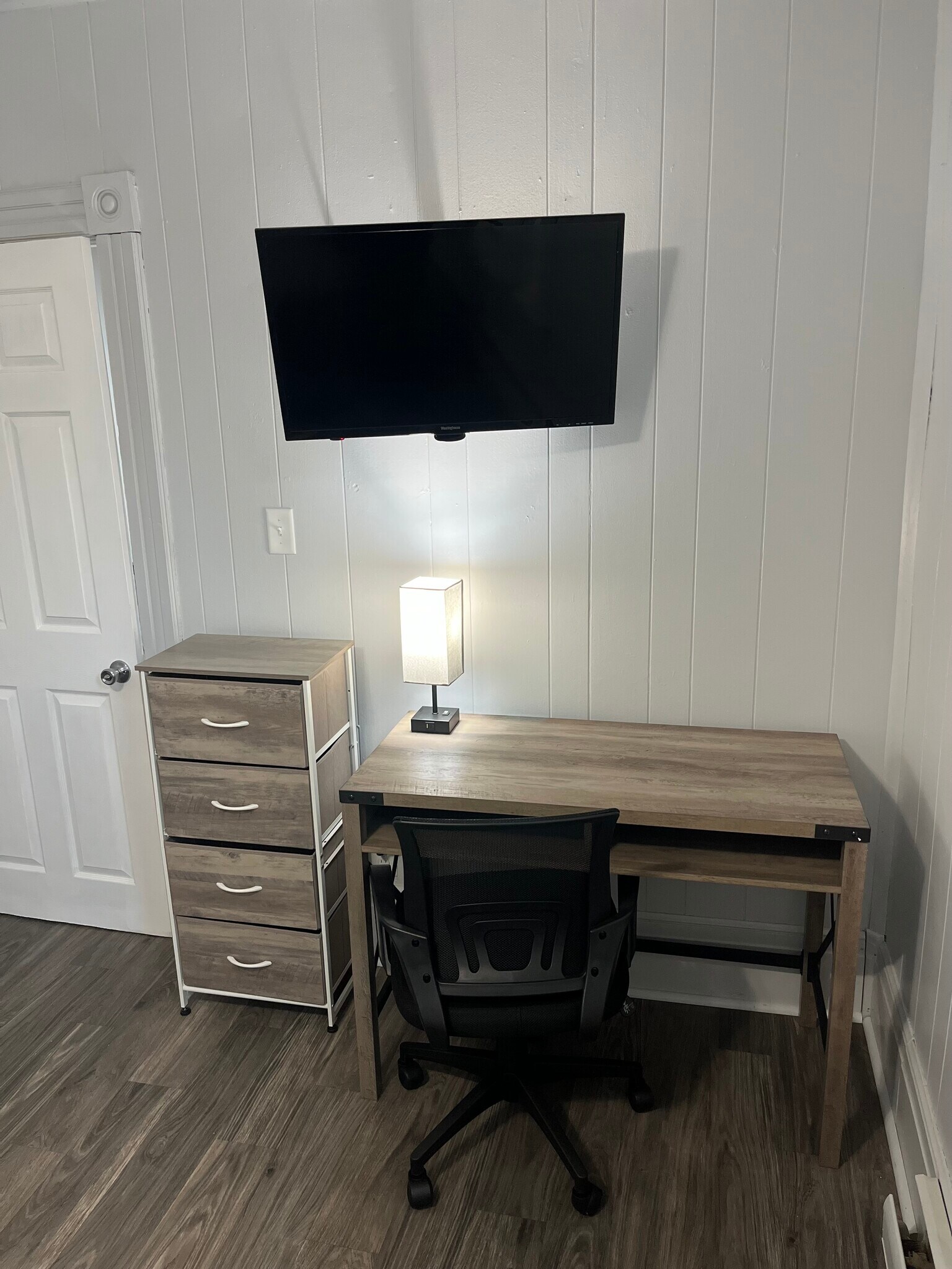 Building Photo - 207 S Mill St Apt 2