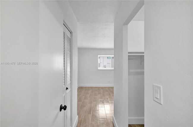 Building Photo - 1939 Jefferson St