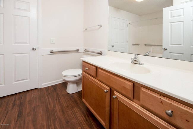 Building Photo - 2833 Holly Glen Dr