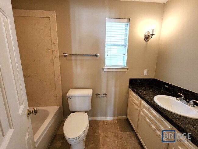 Building Photo - 319 Birdsall St., Houston, TX 77007