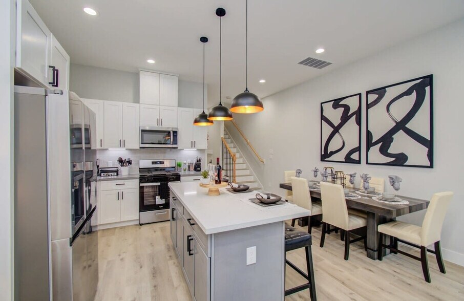 Building Photo - 5605 Mulvey St