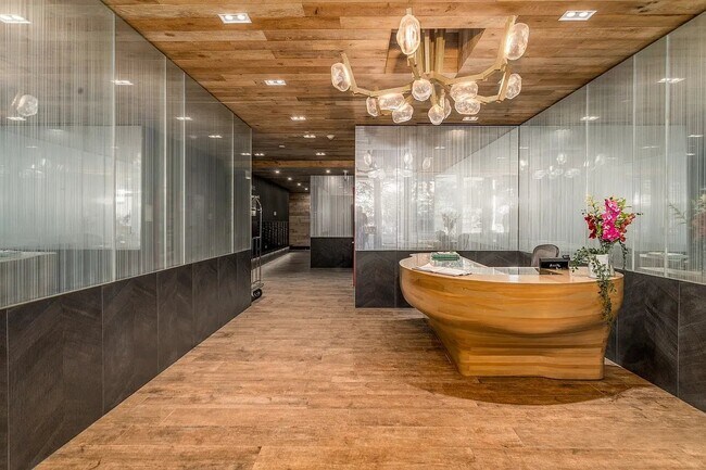 Building Photo - 171 Chrystie St