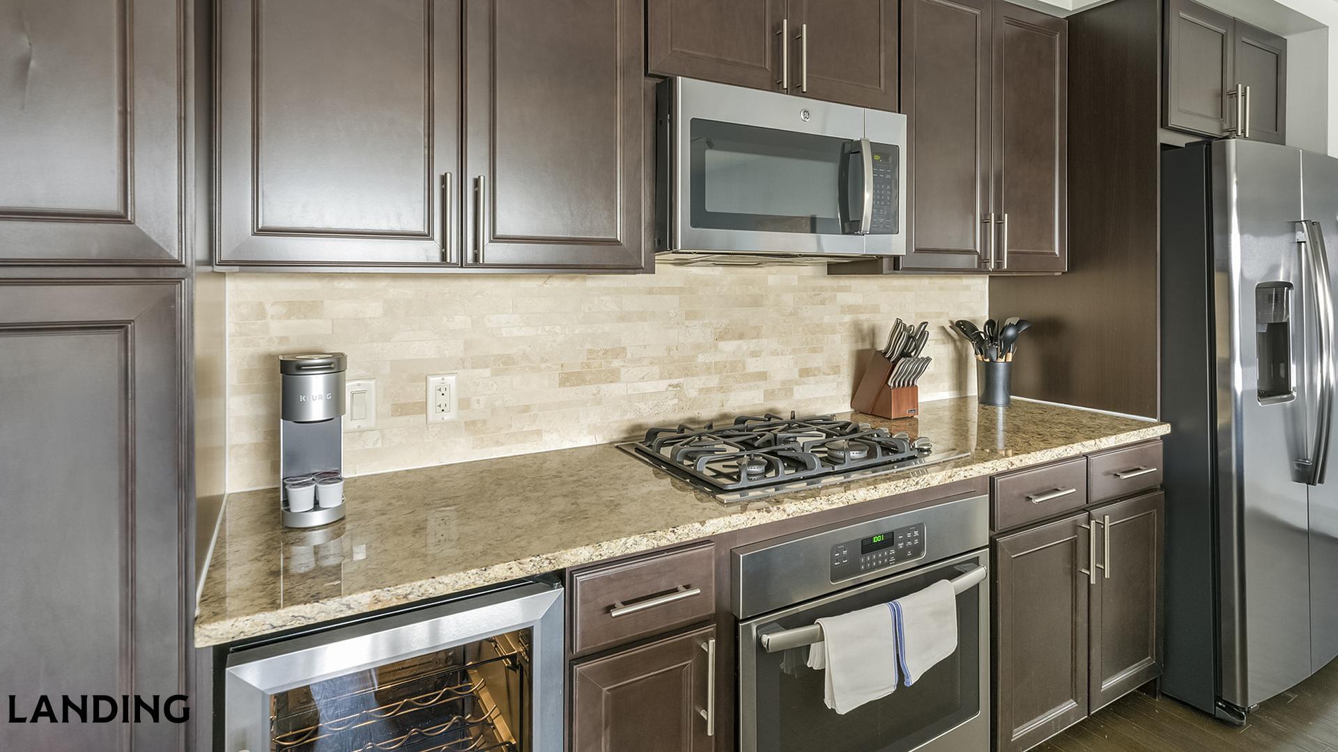 Building Photo - 777 Preston St