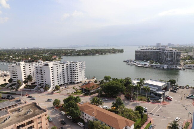 Building Photo - 401 69th St