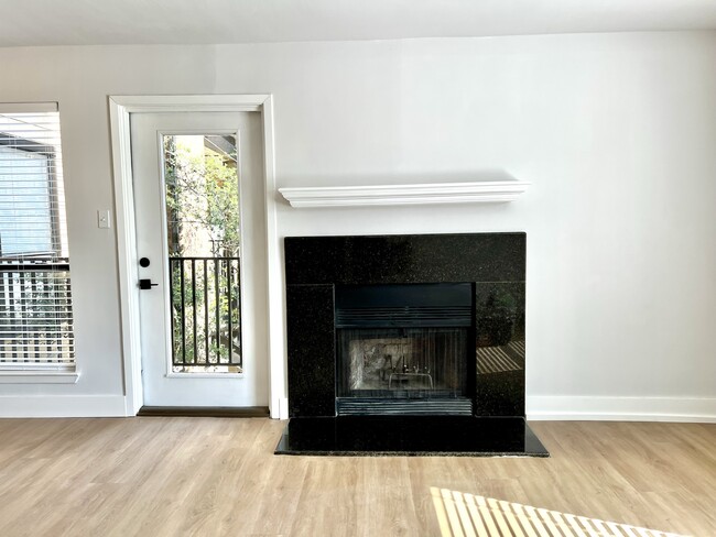Building Photo - 3022 Forest Ln