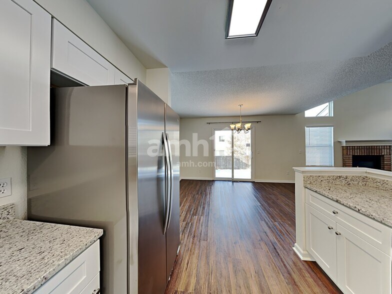 Building Photo - 8226 Wilmington Dr