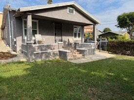 Building Photo - 1302 N Chester Ave