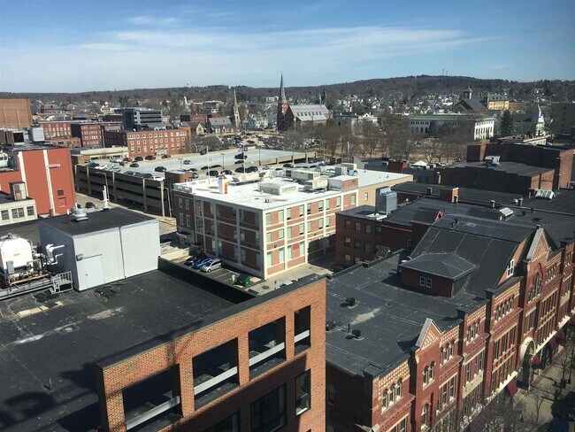 Building Photo - 875 Elm St