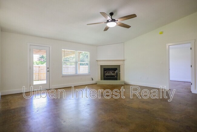 Building Photo - 4658 Sunsail Cir