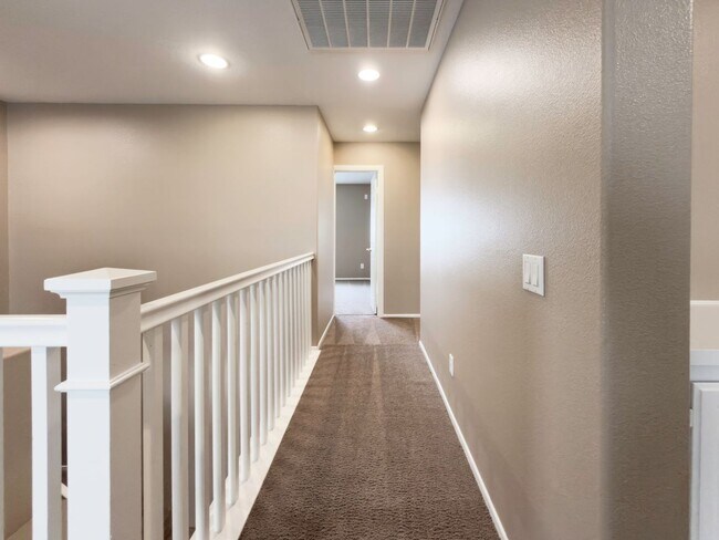 Building Photo - AVAILABLE NOW! 5 Bedroom, Cut-DeSac Home for Rent in a Beautiful, Murrieta Community!