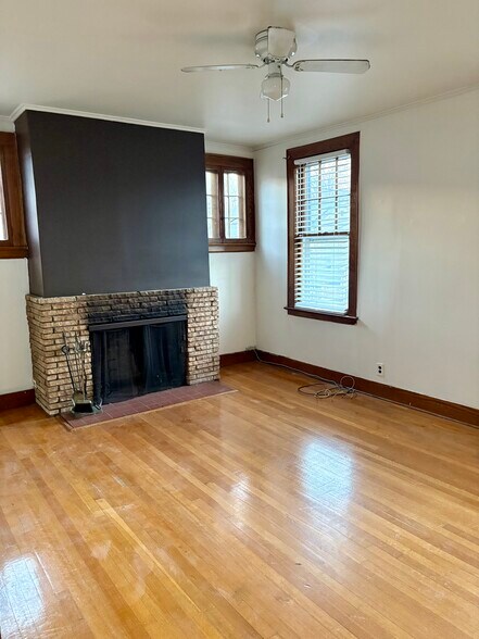 Building Photo - 180 Jerome Pl