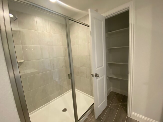 Master Bath - 5509 Crosby Dr