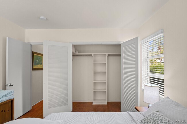 Building Photo - 15 N Swinton Cir