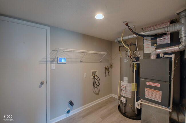 Building Photo - 7866 Sergi Canyon Dr