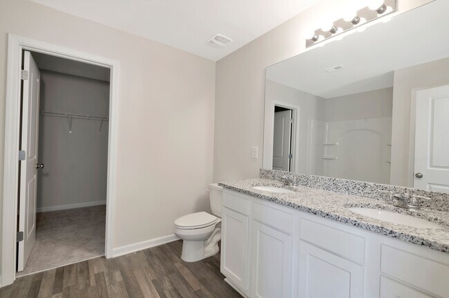 Building Photo - 1519 Hollins Dr