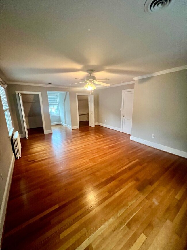 Building Photo - Beautiful Four Bedroom House, Right Off Grove and Patterson!! Lawn Care Included!!