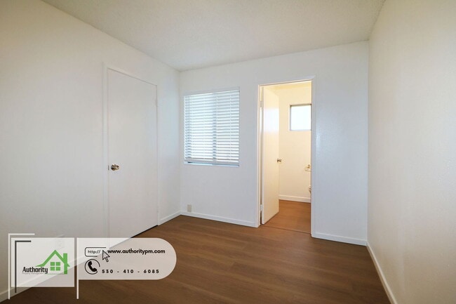 Building Photo - 2042 Neptune Terrace