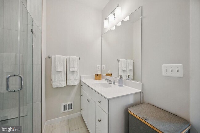 Building Photo - 44623 Wolfhound Sq