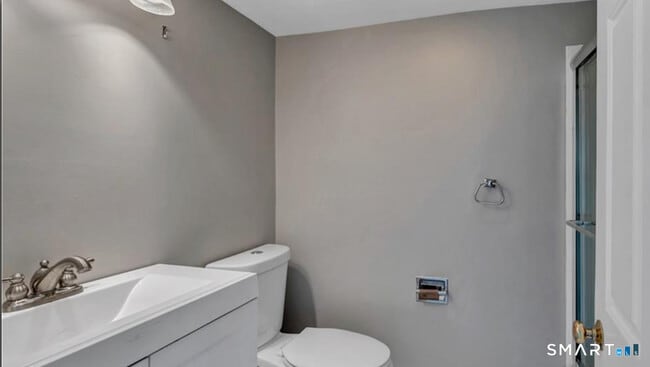 Building Photo - 90 Beckett Ave