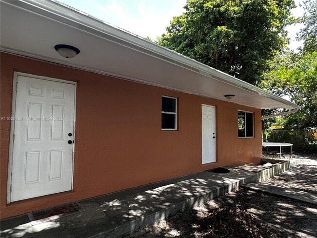 Building Photo - 566 NW 95th St