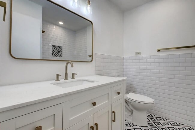 Building Photo - 1906 Morrow St