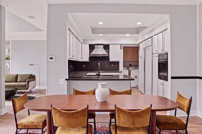 Building Photo - 102 Litchfield Ln