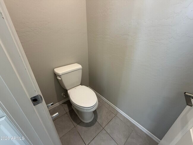Building Photo - 2669 S Peppertree Dr