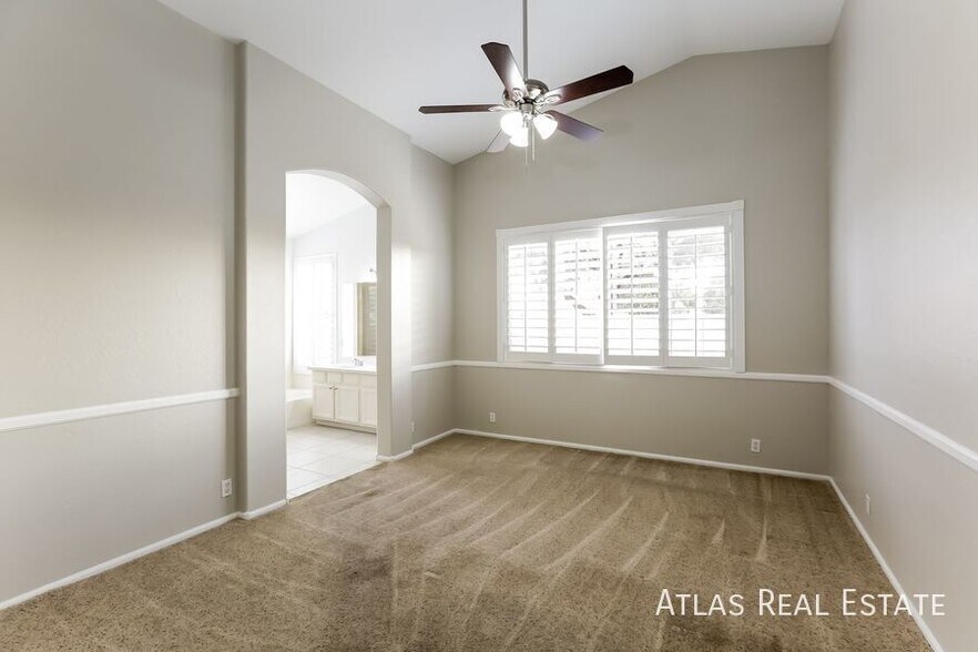 Building Photo - 931 N Beck Ct