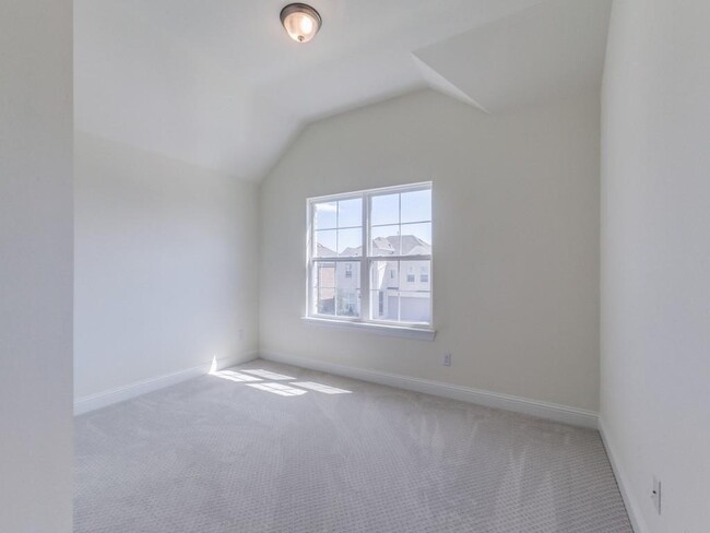 Building Photo - 337 Gleneagles Dr