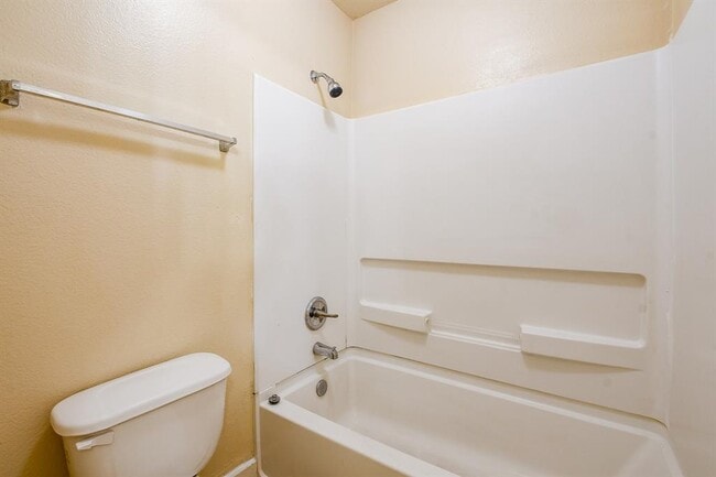 Building Photo - 5830 Silver Oak