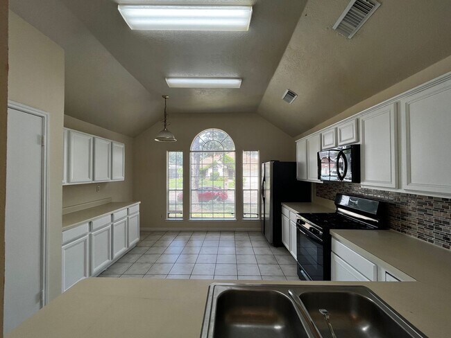Building Photo - 11607 Lennington Dr