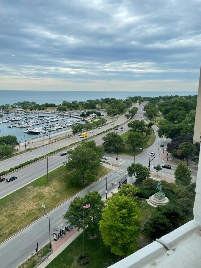 Building Photo - 3200 N Lake Shore Dr