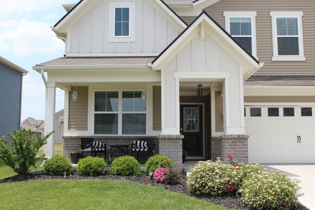 Building Photo - Gorgeous 5 BR in Avon!