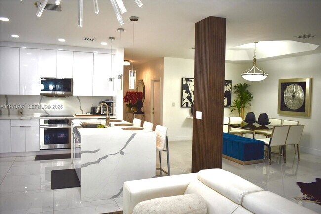 Building Photo - Northwest 107th Place, Doral, FL 33178 - 4 BR 3 BA single-family home